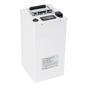 厂家定制 48V30Ah 电动摩托车锂电池，配备电量指示灯、充电口、电源开关与手提把手