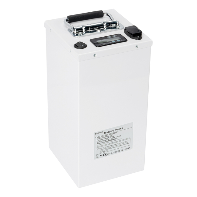 厂家定制 48V30Ah 电动摩托车锂电池，配备电量指示灯、充电口、电源开关与手提把手